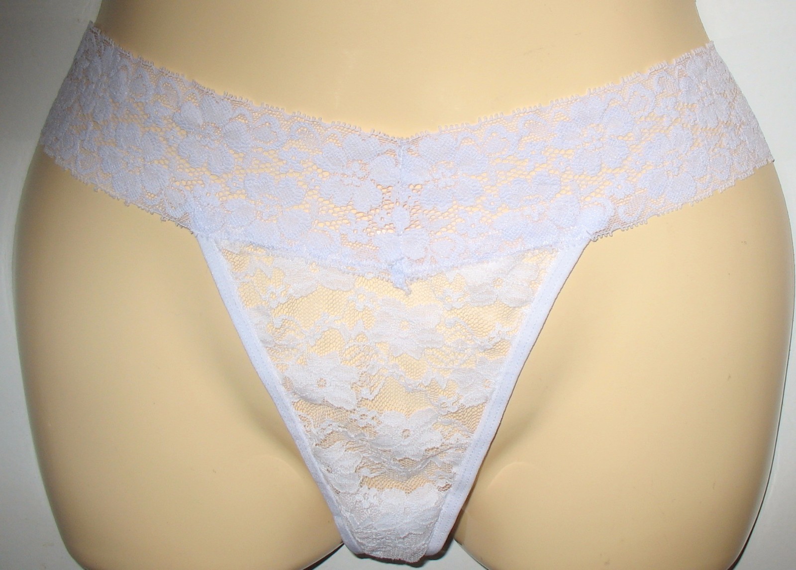 PANMANNI – NEW – LARGE – SHEER WHITE NYLON& SPANDEX STRETCH LACE THONG PANTY