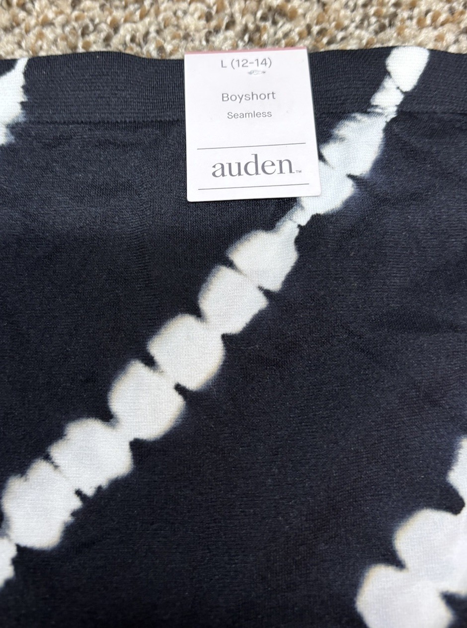 Auden Black & White Tie-Dye Seamless Boy Short Panty. Size: L (12-14).