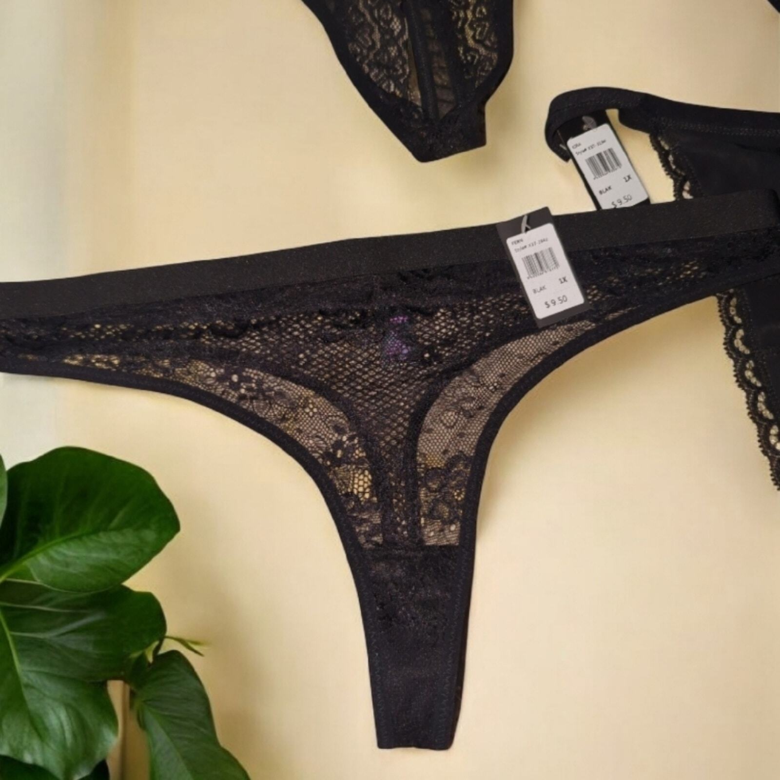 Fredericks of New York , Lot of (6) Lace Thong Set – Black and Red NWT. 1X