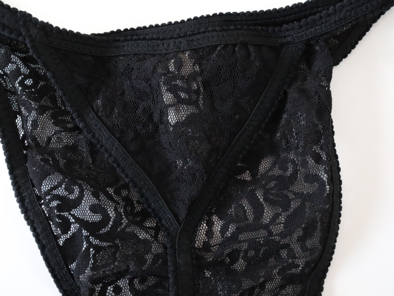 NEW Victoria’s Secret VTG 90s Y2K Stretch Lace V-String Thong Panty SMALL