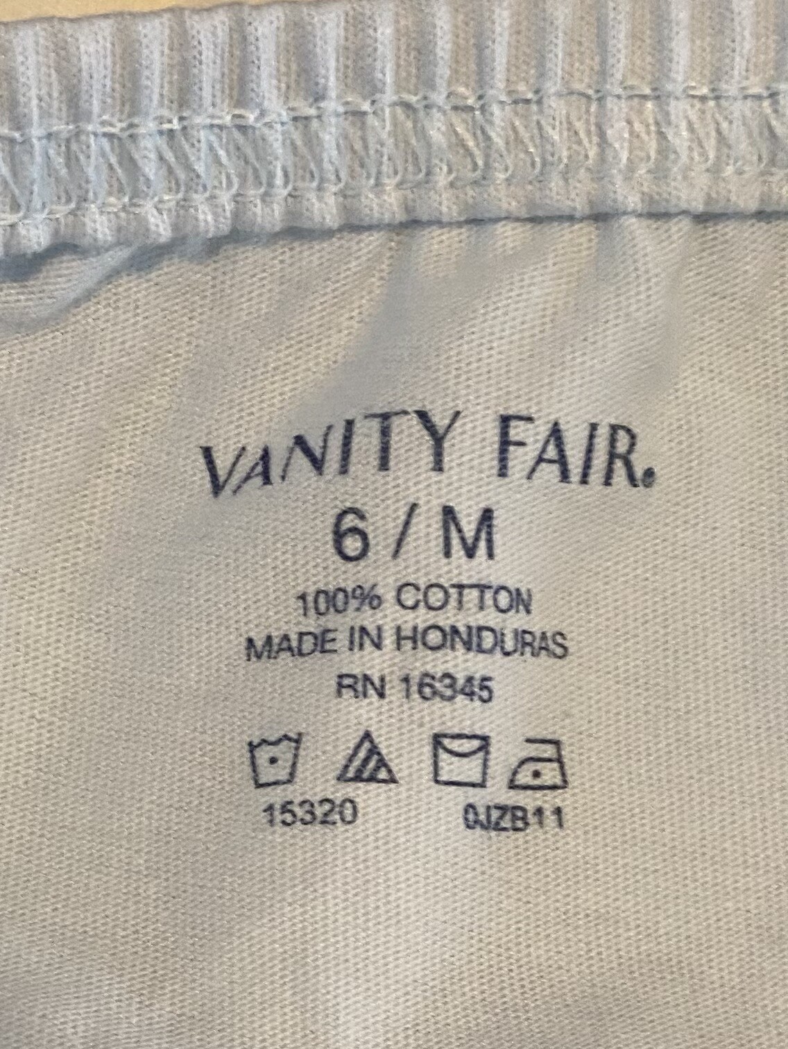 Vanity Fair 2 Pair Women’s M 6 Perfectly Yours Cotton Brief Panties 15320 NEW