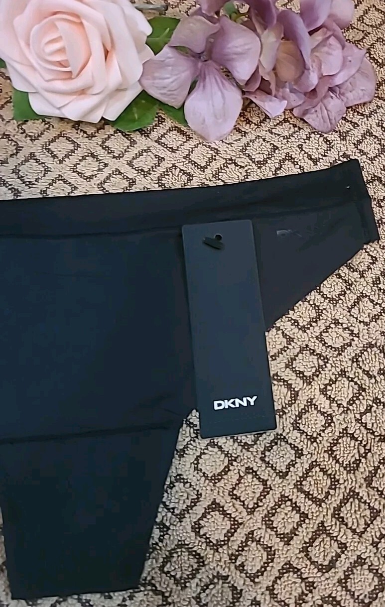 DKNY SeXy Second Skin Slinky Fusion Thong DK8131 Medium Black NWT $14