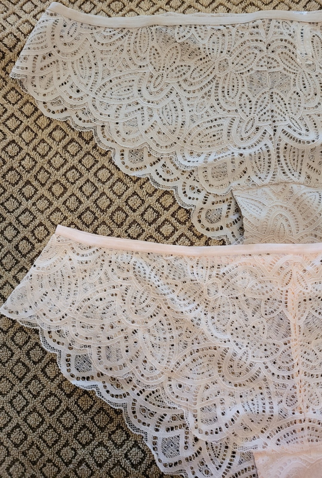 XL OLD NAVY SeXy Lace 1 Beige 1 Pink Oyster Cheeky Underwear Panties NWT