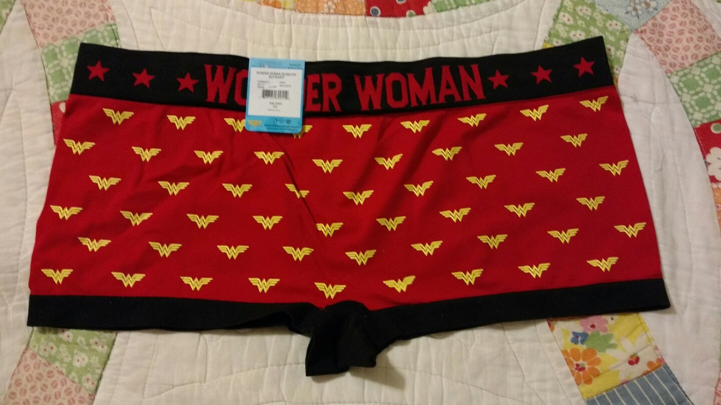 DC COMICS WONDER WOMAN SUPER HERO RED BOYSHORT SEAMLESS PANTY XXL(9) FREE SHIP!