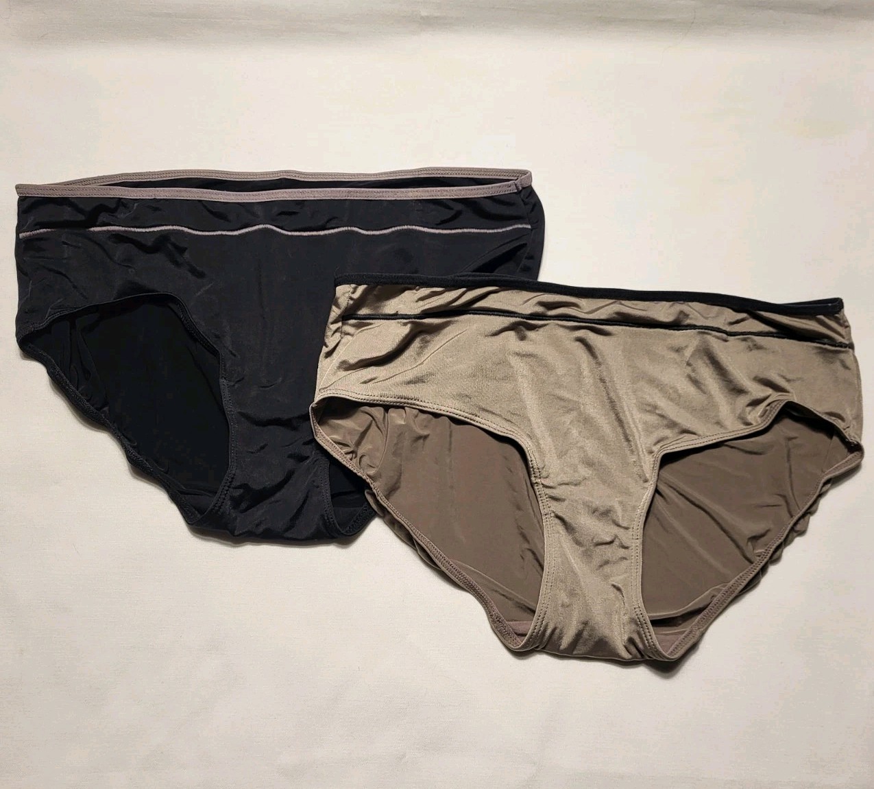 Jones New York 7/L Set of 2 Hip Hugger Panties Black & Taupe