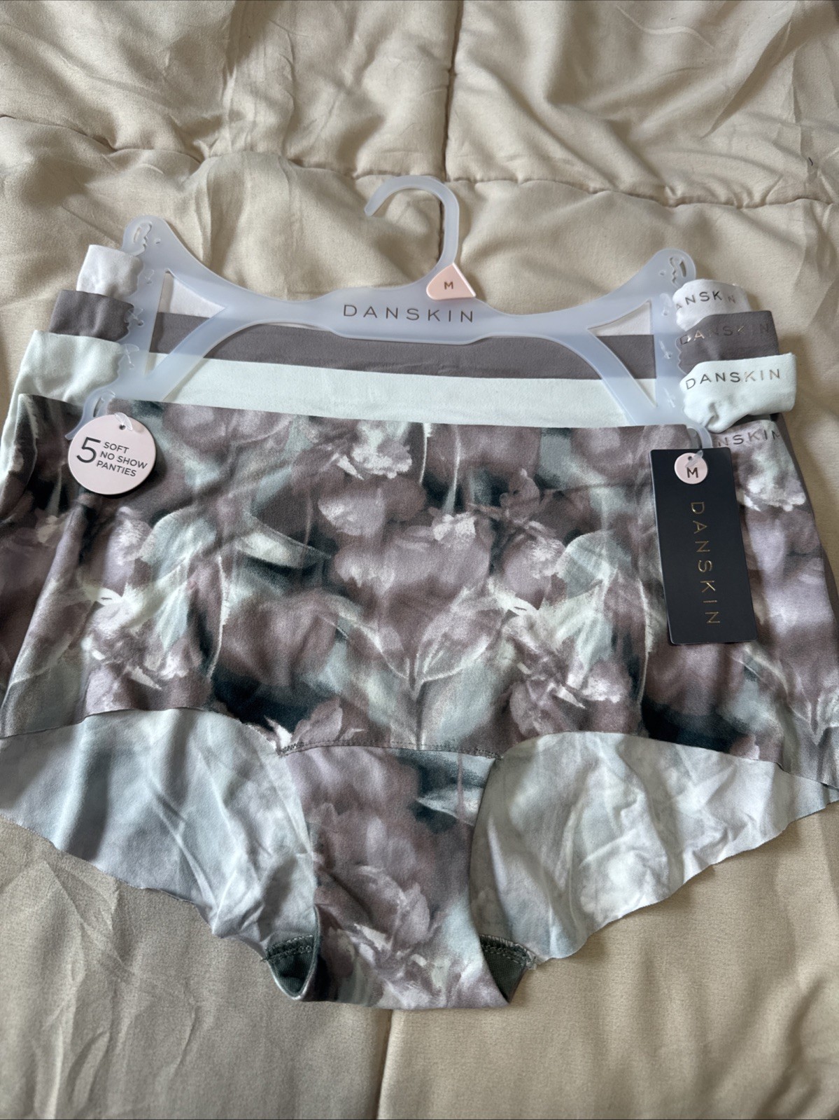 Danskin 4-Pack Womens No Show Panties Boyshort Underwear Large Polyester Spandex