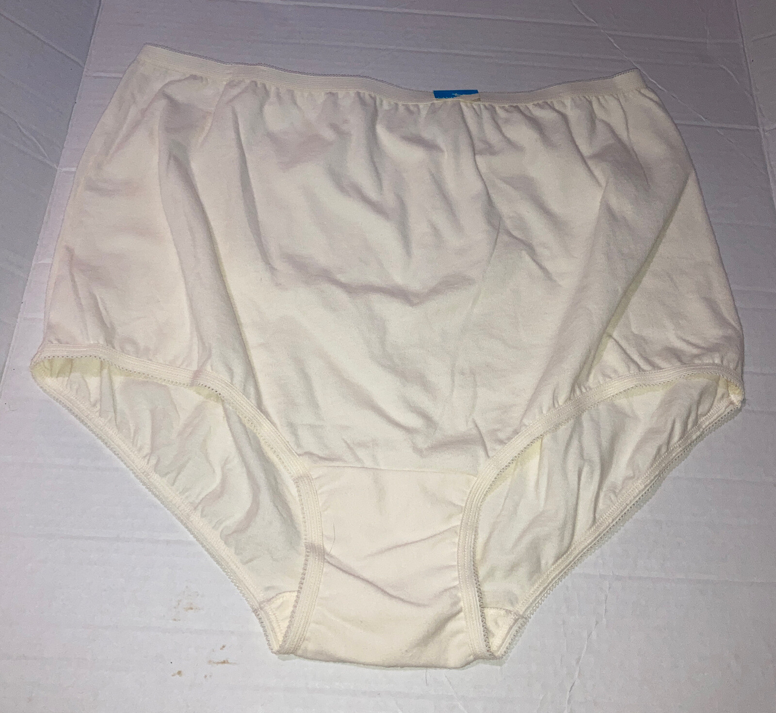 NWT Vanity Fair 15318 9 2XL high rise panty light yellow
