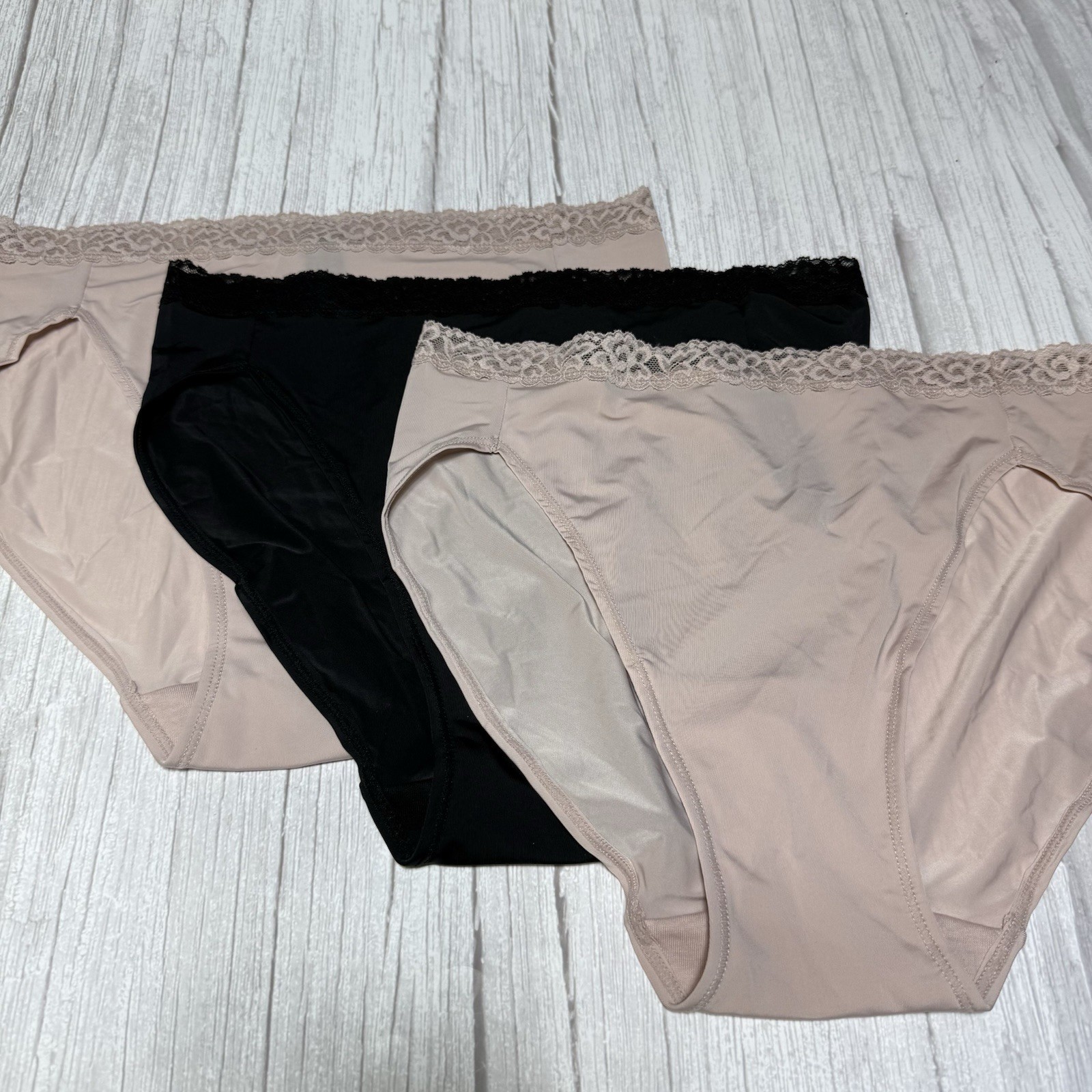 New Women’s NATORI 7723365 Set Of 3 Finishing Touch Lace Bikini Panty Size M