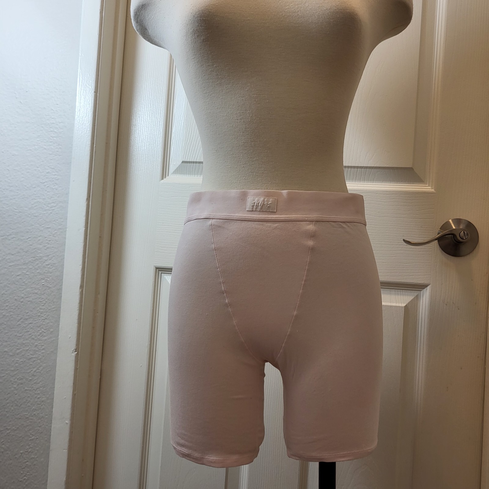 Skims Boyfriend Boxer Barely Pink Size Medium- Brand New!