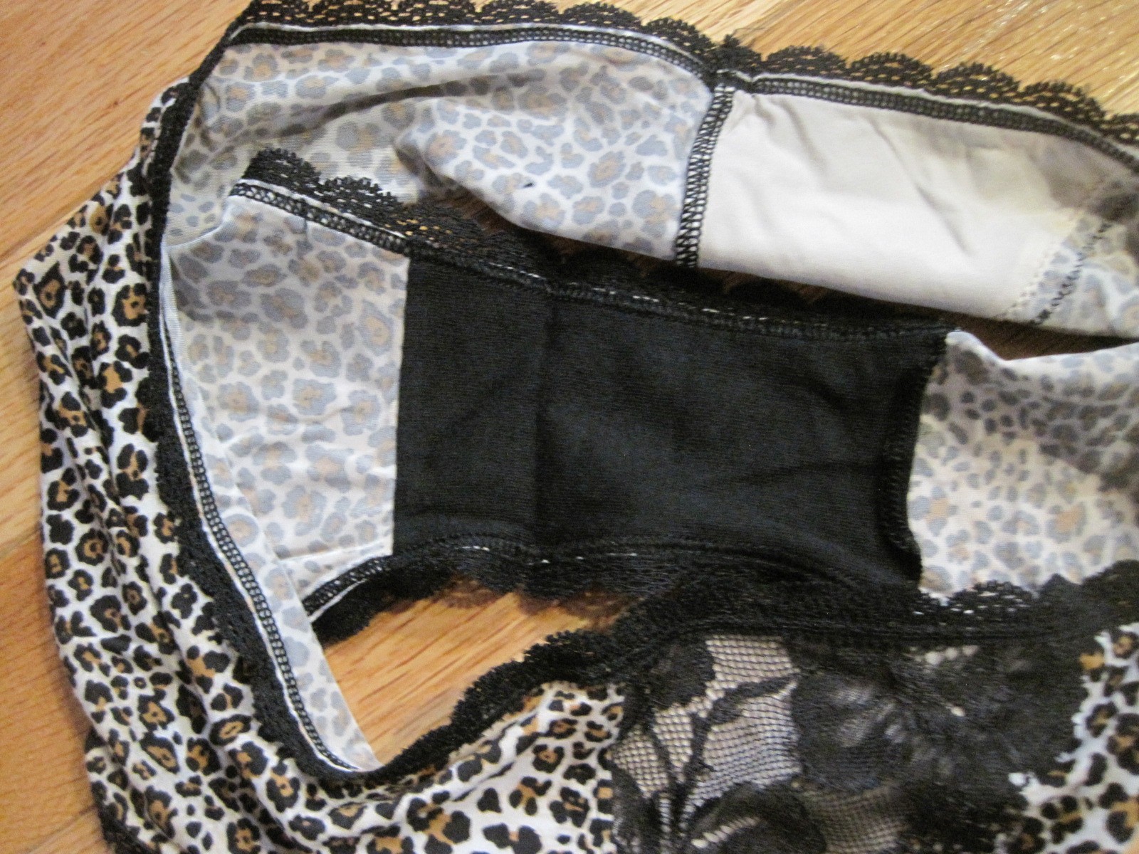 Victoria’s Secret Dream Angels Hiphugger Lace Soft Satin Blue OR Cheetah SMALL
