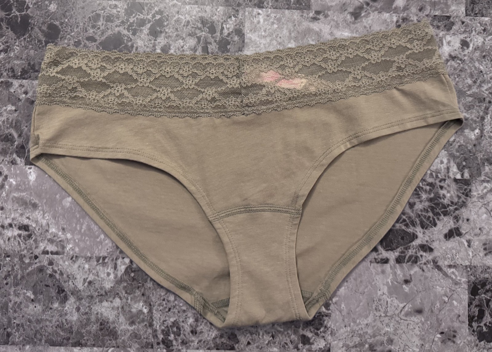 NWT VICTORIA’S SECRET L KHAKI GREEN LACE PINK HEART LOGO RARE HIPHUGGER PANTIES