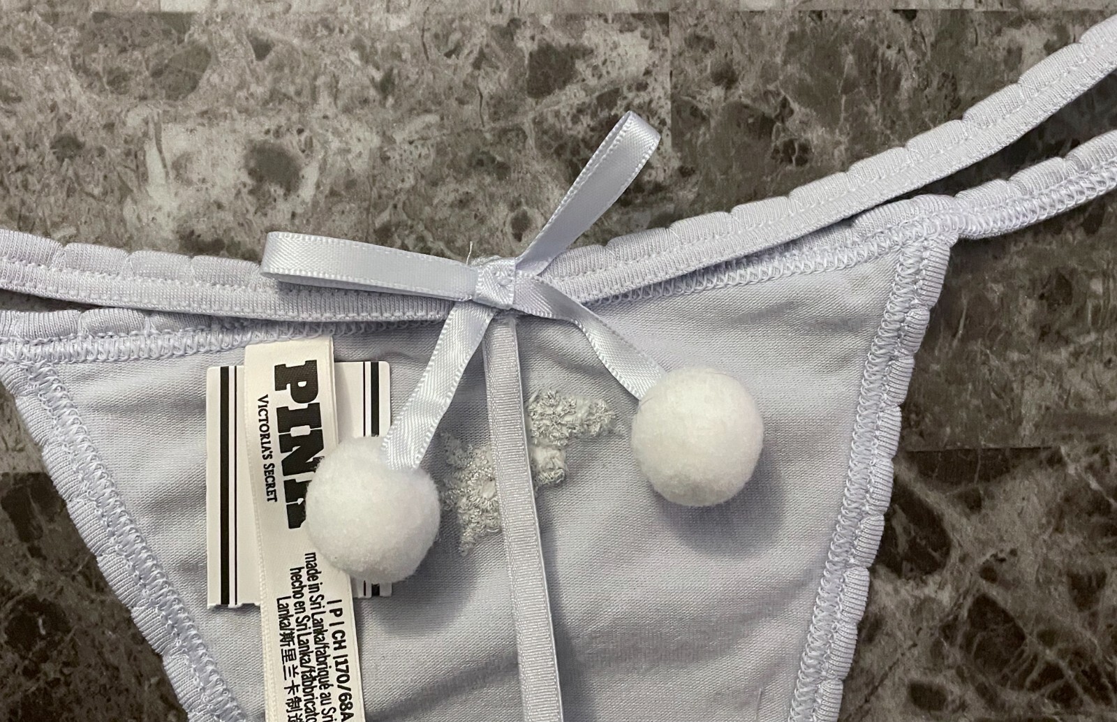 NWT VICTORIA’S SECRET PINK EMBROIDERED SNOWFLAKE POM POM BOW V STRING PANTIES