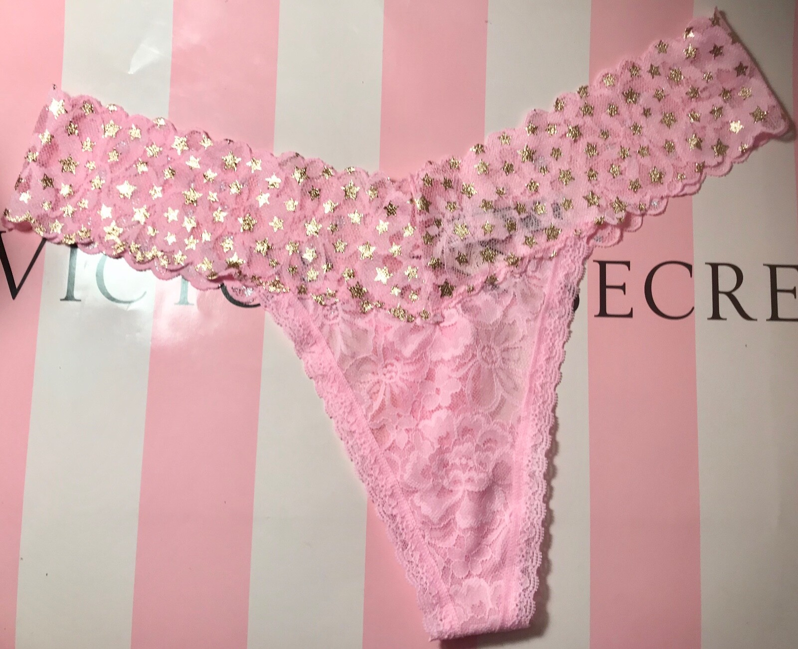 NWT VICTORIA’S SECRET LARGE PINK GOLD STAR FLORAL LACIE LACE THONG PANTIES