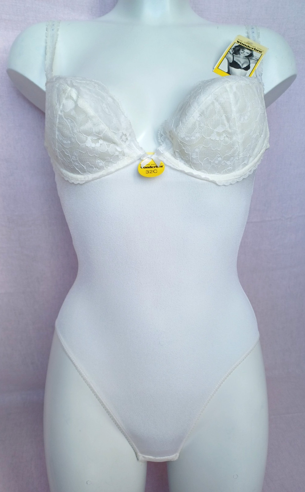 Wonderbra Beautiful Cream Shimmery Stretch Satin Lace Cup Bodyshaper Size 32C