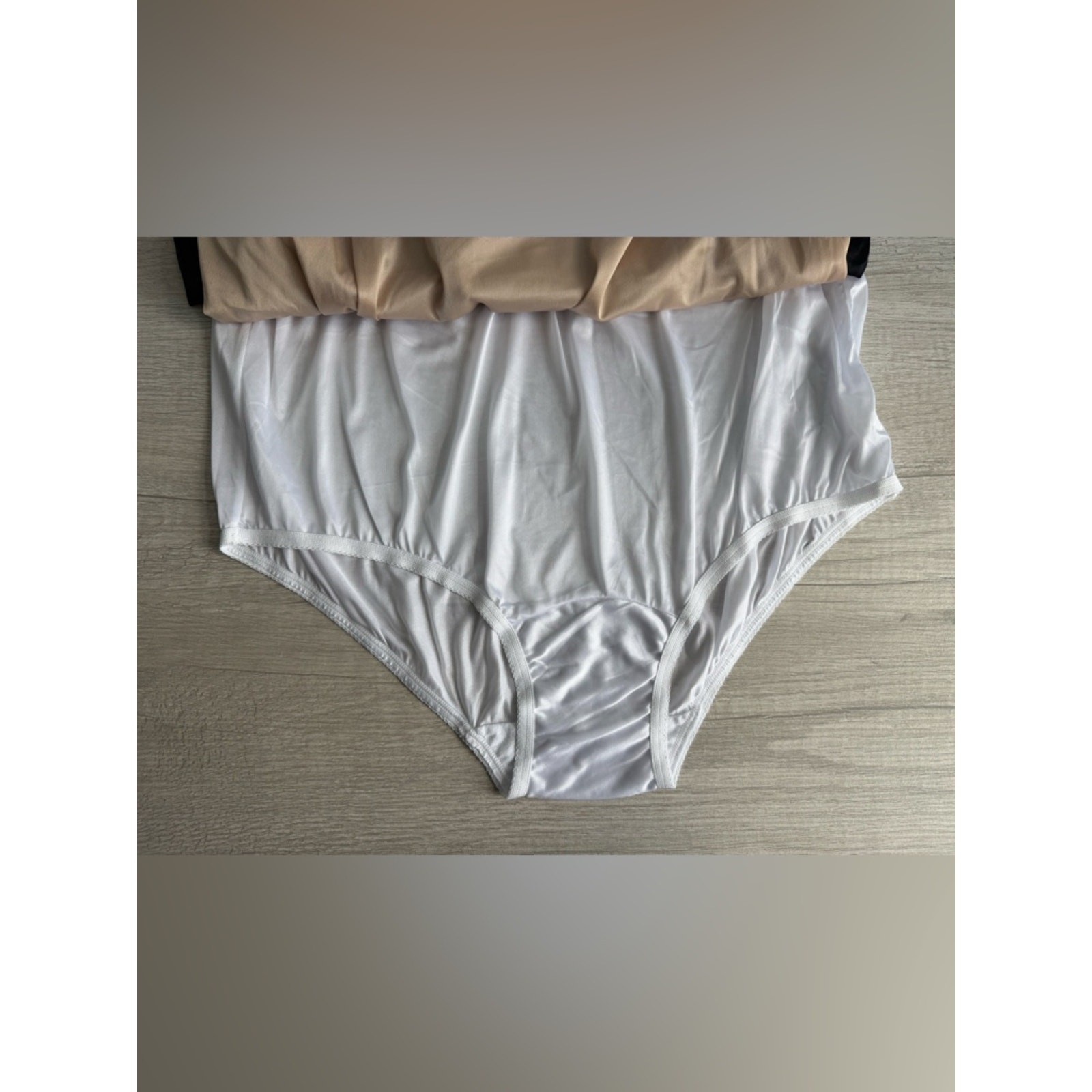 Vanity Fair Women’s 3-Pk. Perfectly Yours Brief Underwear Size Medium