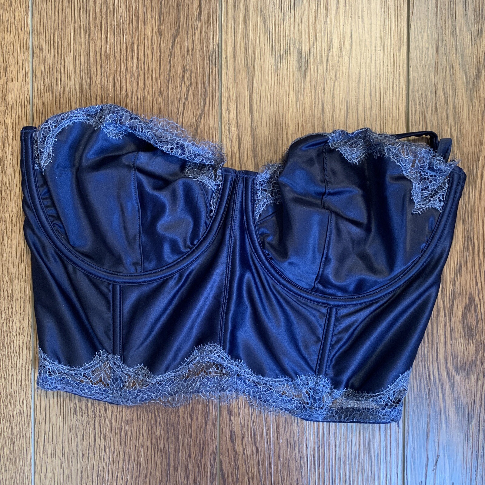 Rare! NEW victoria’s secret Unlined Secret Underwire Balconet 36DD