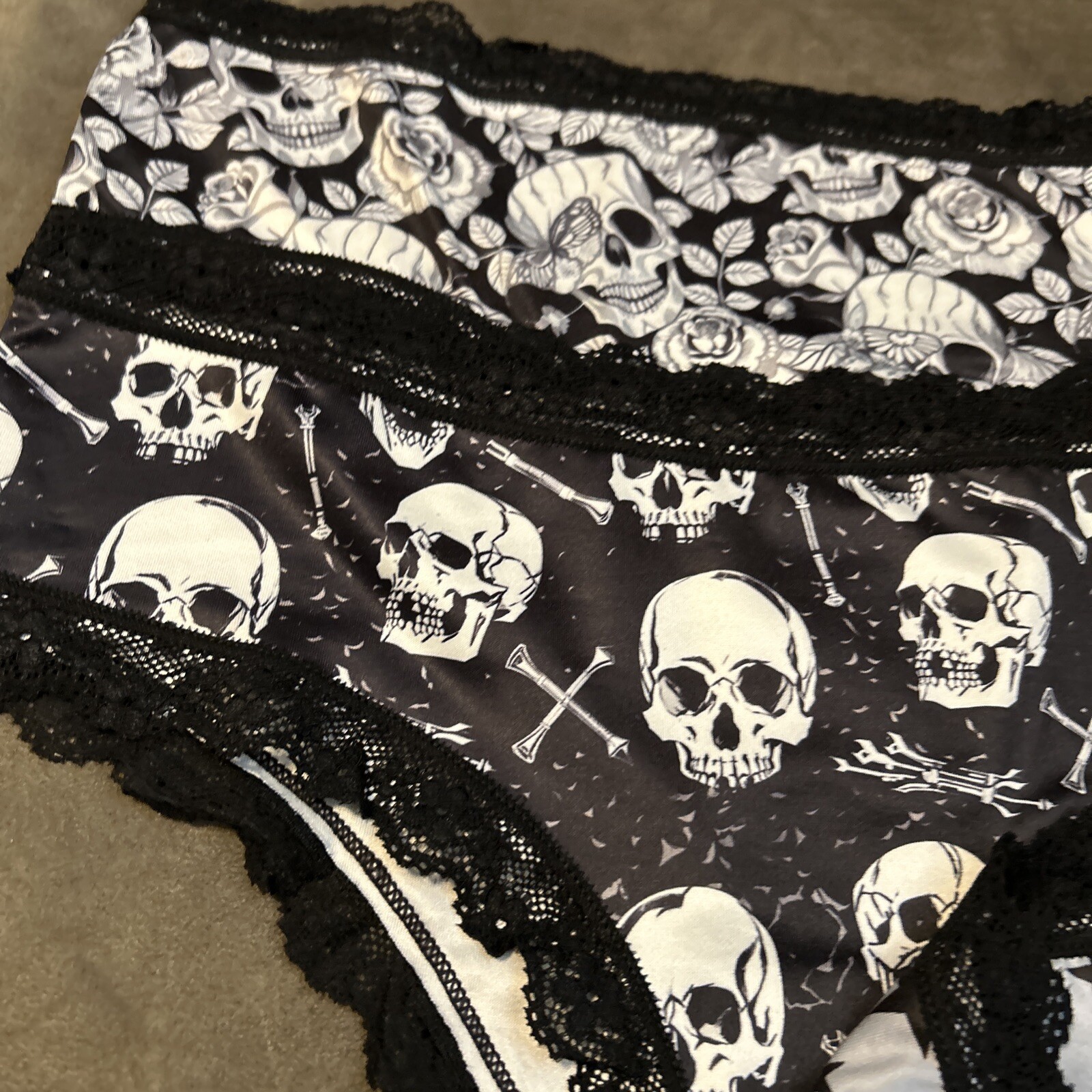 Morvia 3pk lace trim cheeky goth Emo panties L skull/floral skull/stars Lingerie