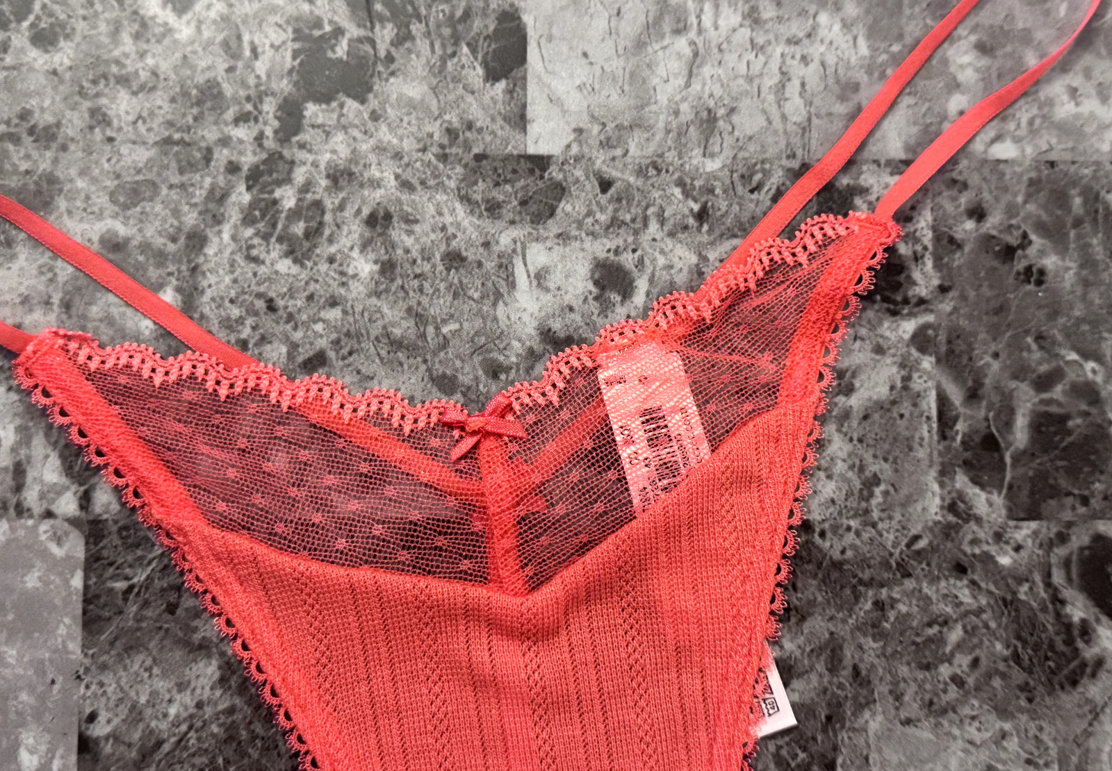 NWT VICTORIA’S SECRET CORAL ORANGE POINTELLE DOTTED MESH THIN V STRING PANTIES