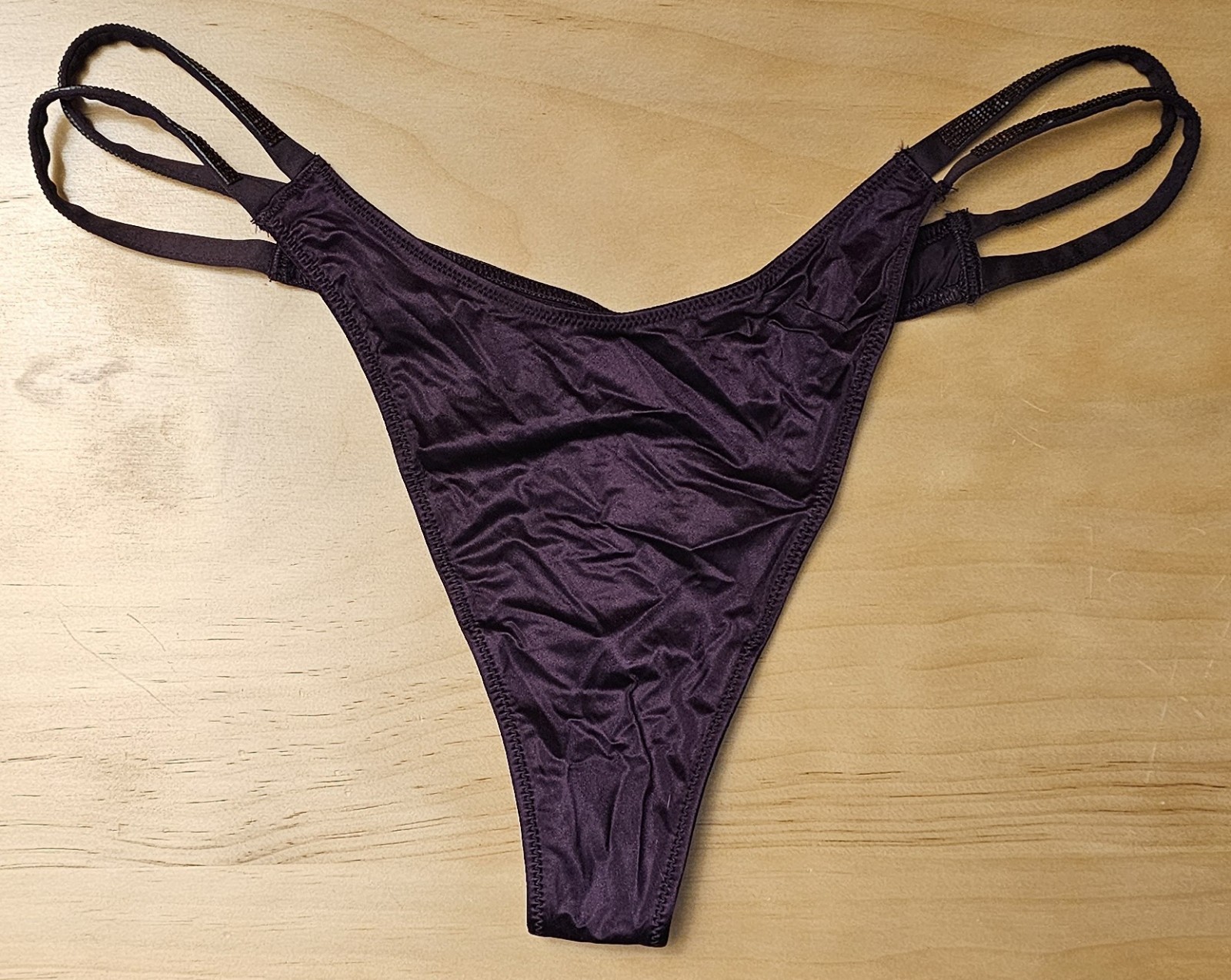 Size Large Very Sexy Thong Double Shine Strap Victoria’s Secret Purple New