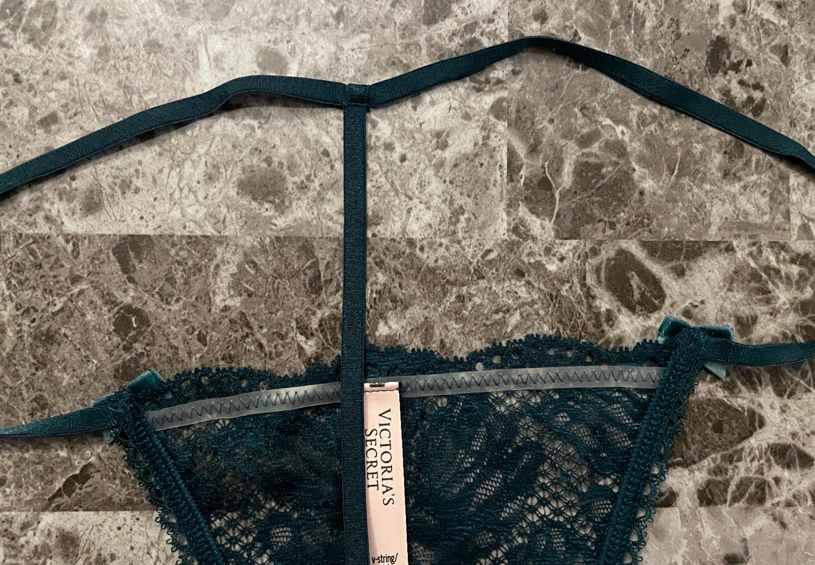 NWOT VICTORIA’S SECRET GREEN FLORAL LACE VELVET BOW V STRING THONG PANTIES