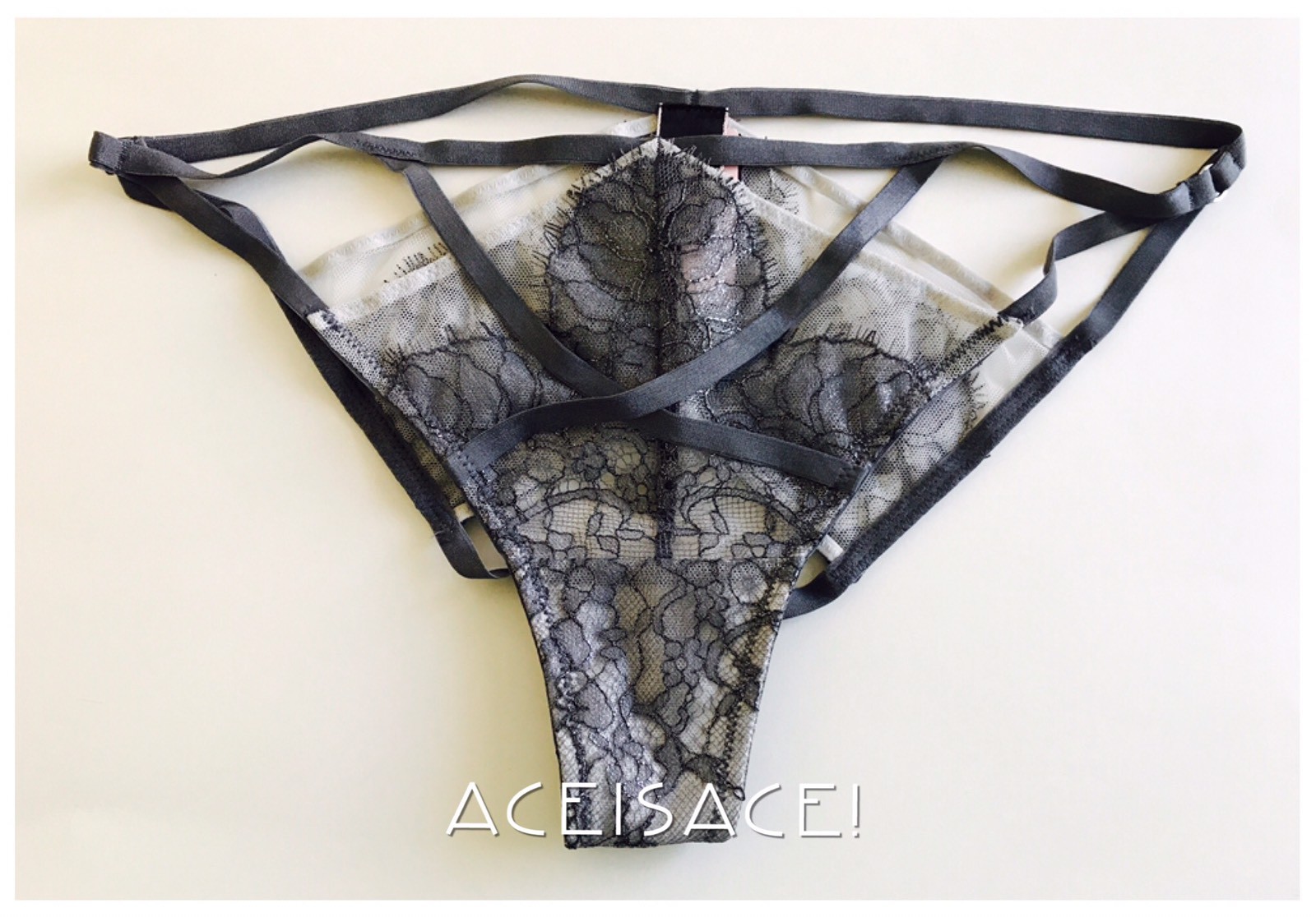$28—NWT* Victoria’s Secret Very Sexy Cheekini-Tanga Panty—GRAY (3K0D)—M/M