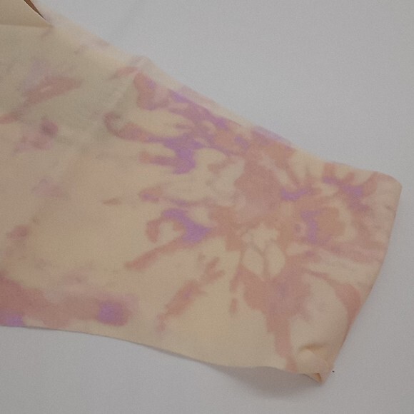 VS PINK Women’s Large No-Show Thong Underwear Light Ivory Purple Tie Dye L