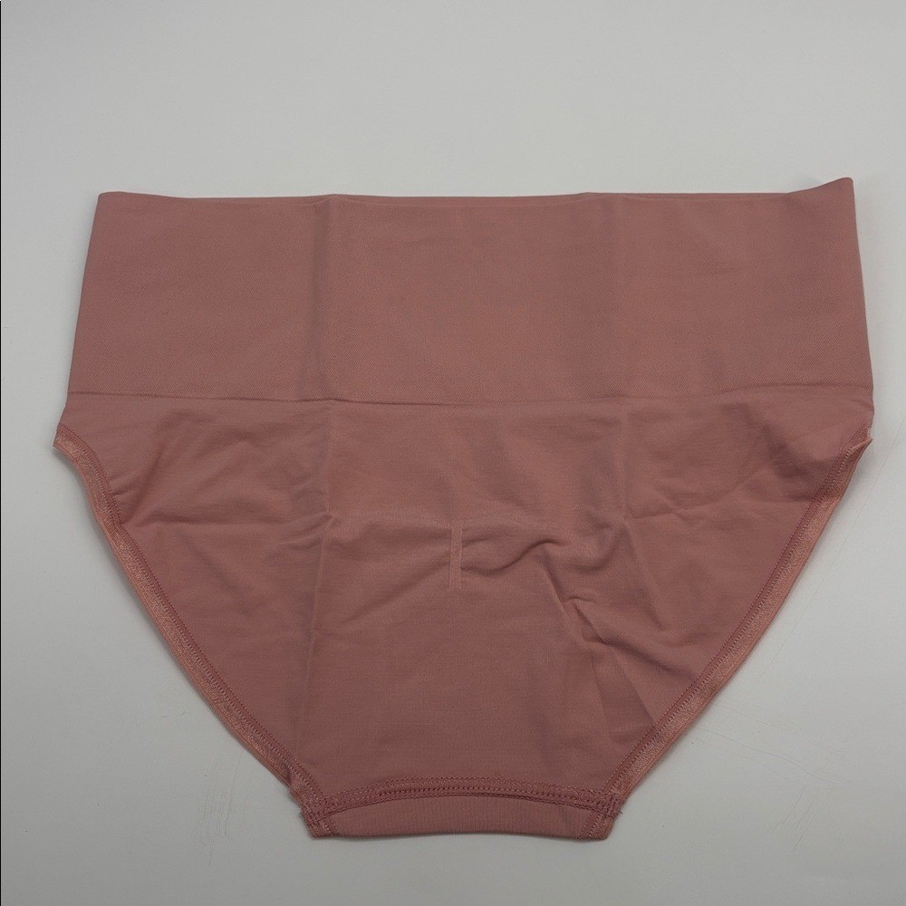 Truekind® Everyday Comfort Smoothing Panty in Rose Tan size S NWT 51401
