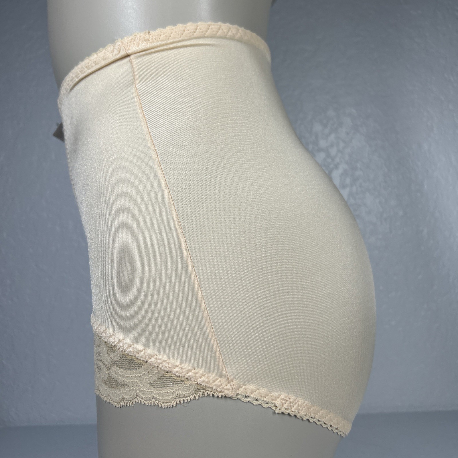 RAGO 919 Panty Brief Light Shaping Size S/26 NWT