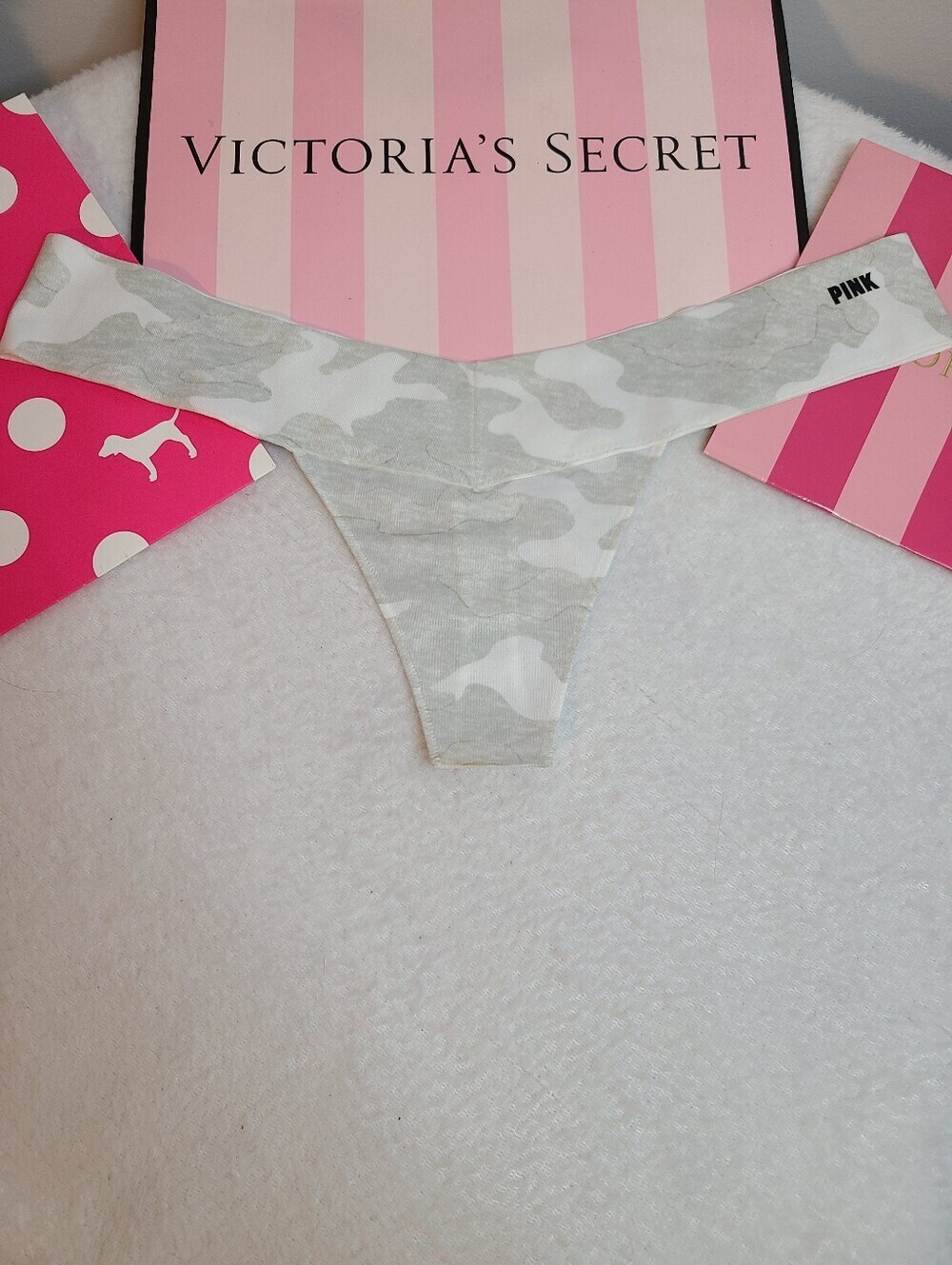 Retired VS PINK Smooth No-show Nylon Yoga Thong Panty Size M Light Camo