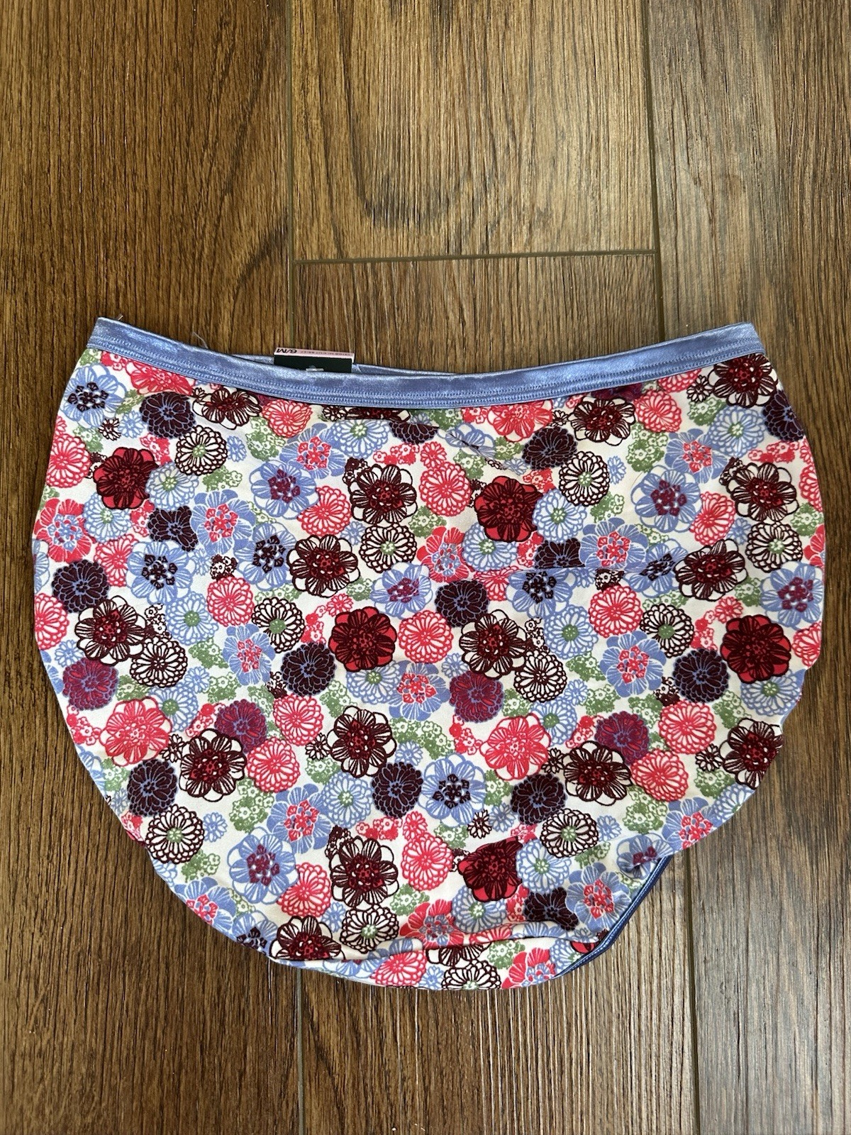 XRARE PATTERN!! NWT Size 6 (M) Vanity Fair Illumination Hi-Cut Panties 13108