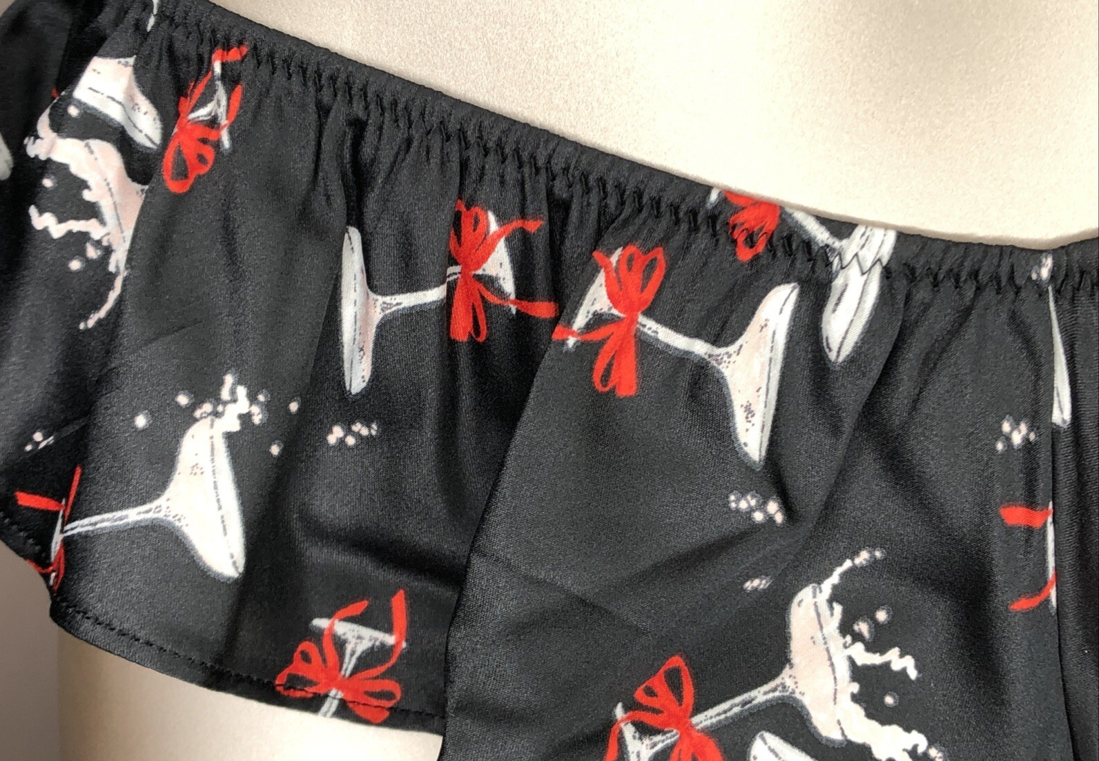 Victoria’s Secret Very Sexy NWT Flutter Cheeky Panty Large Black Cocktails Bows