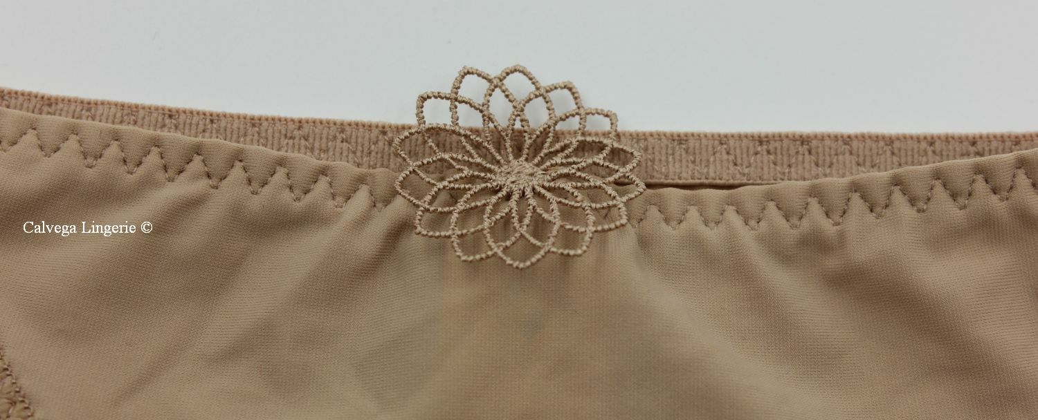 NWT SIMONE PERELE 115630 “Romance” Lace Boyshorts, Beige, XL (5), France