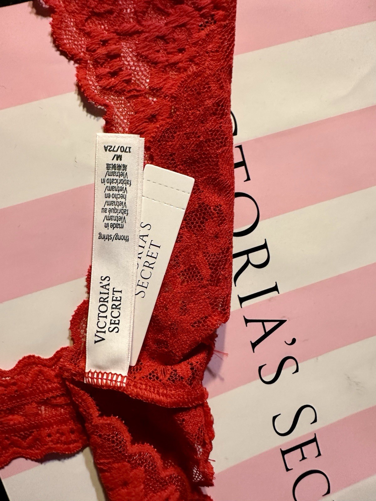 Victoria’s Secret Lace Thong Panties Lipstick Red Size Medium NWT Brand New