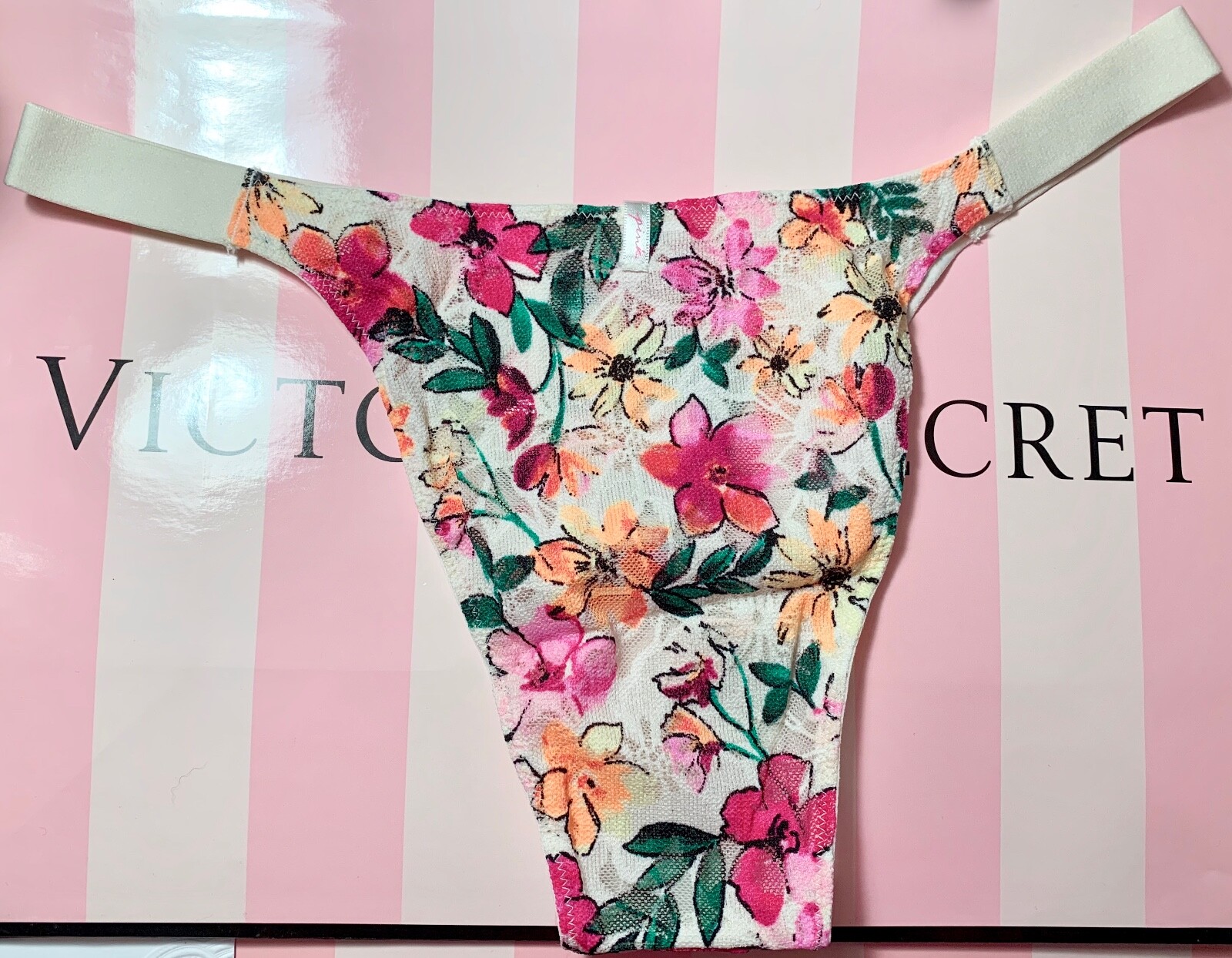 NWOT NEW VICTORIA’S SECRET PINK IVORY DAISY FLORAL LACE HI CUT BRAZILIAN PANTIES