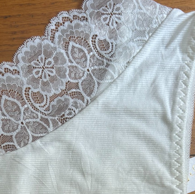 Womens M Ivory Lace Briefs Mid Rise Scalloped Edge Panties Comfort Underwear M