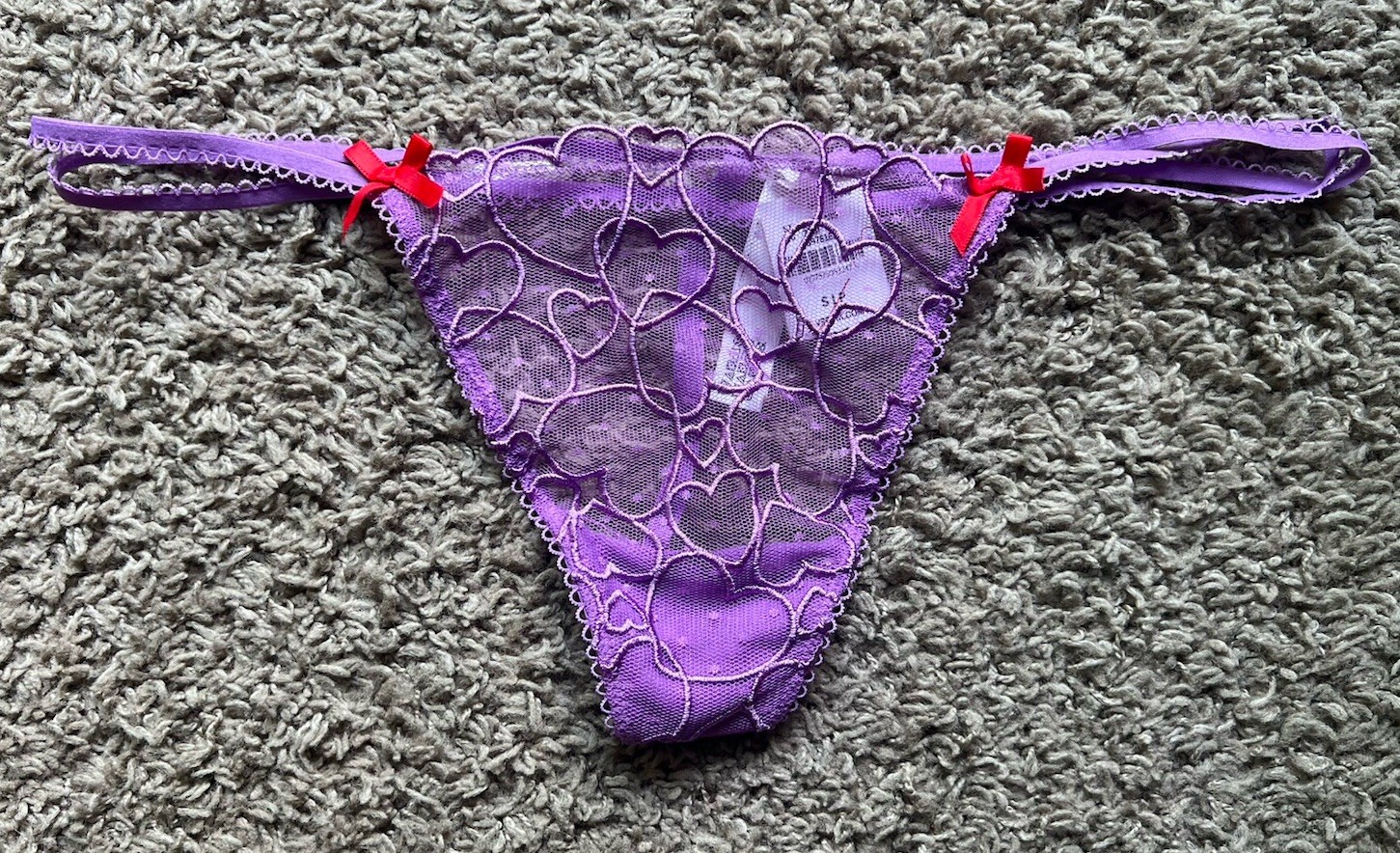 NWT Victoria’s Secret PINK Wink V-String Thong Panty Purple Heart Lace Red Bow S
