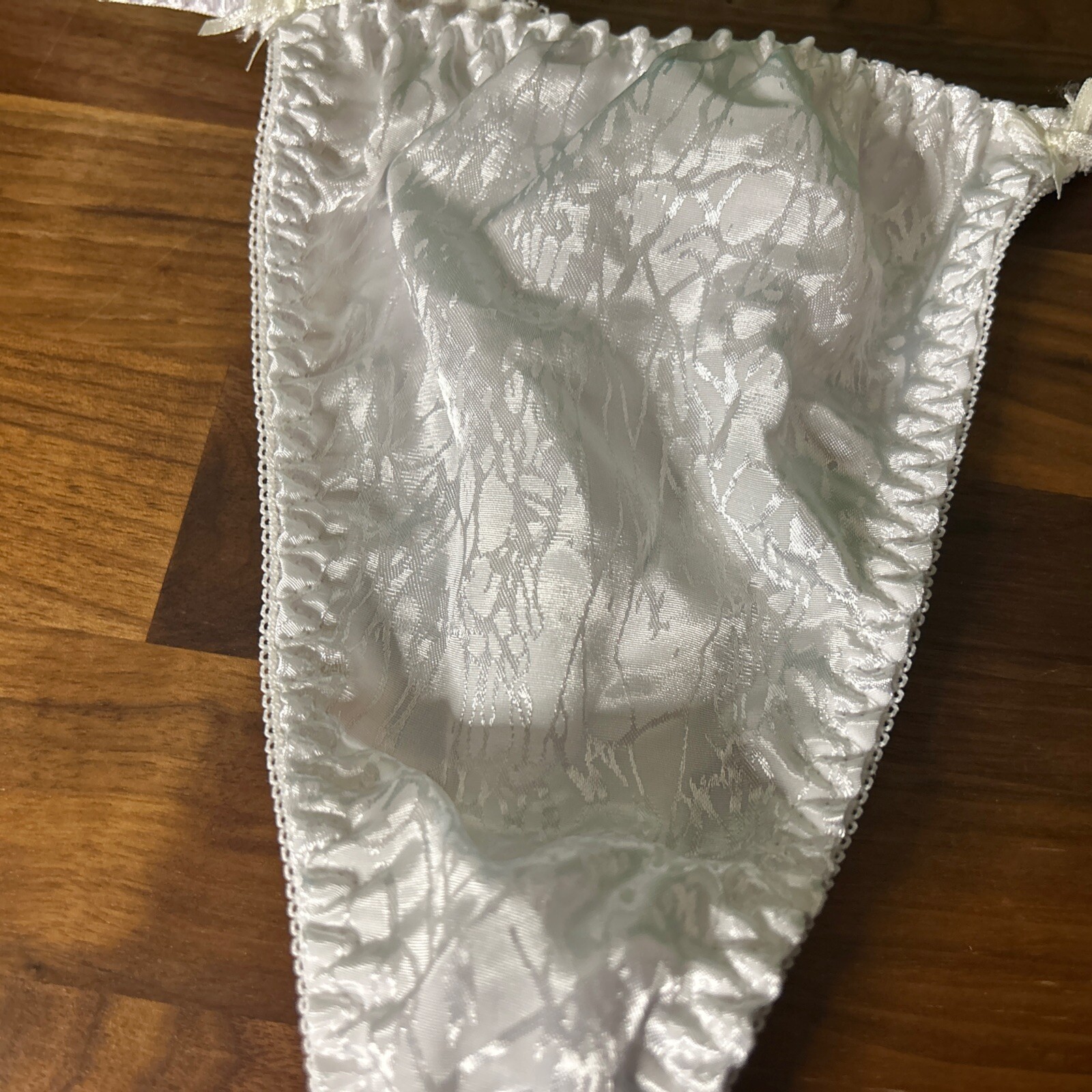 Vtg Simply Basic String Thong Panties Second Skin Shiny Satin Size 8 White Bows