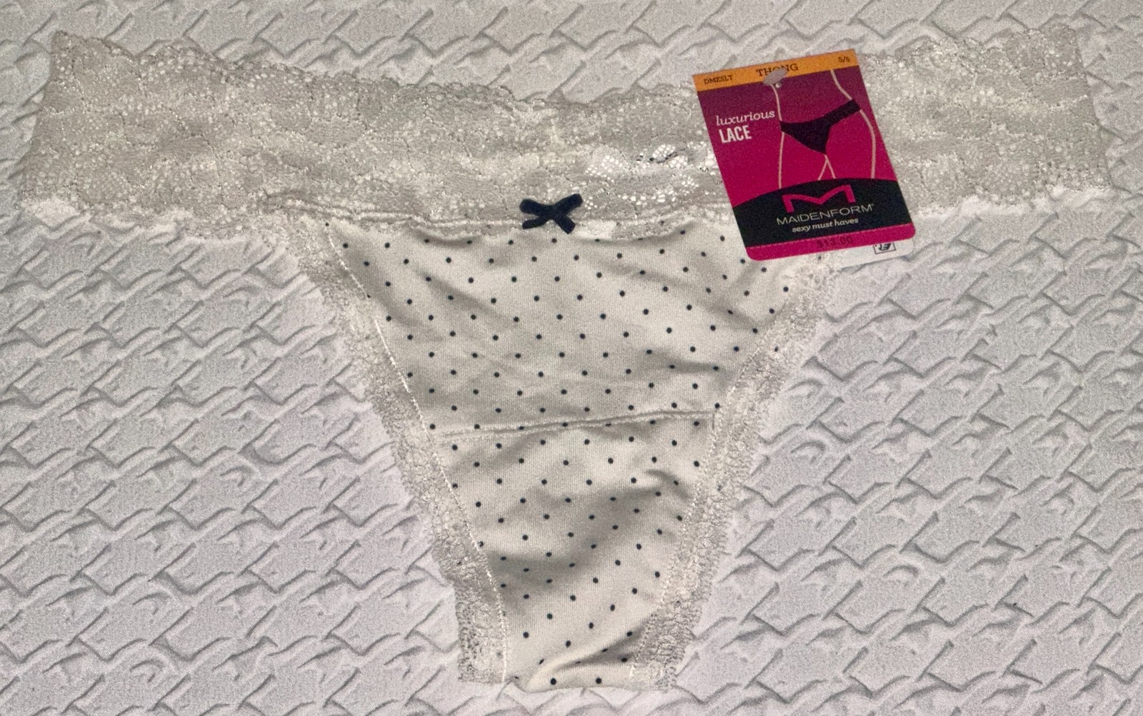 MAIDENFORM Sexy Must Haves Luxurious Lace Ivory Polka Dot Thong Panty Womens L 7