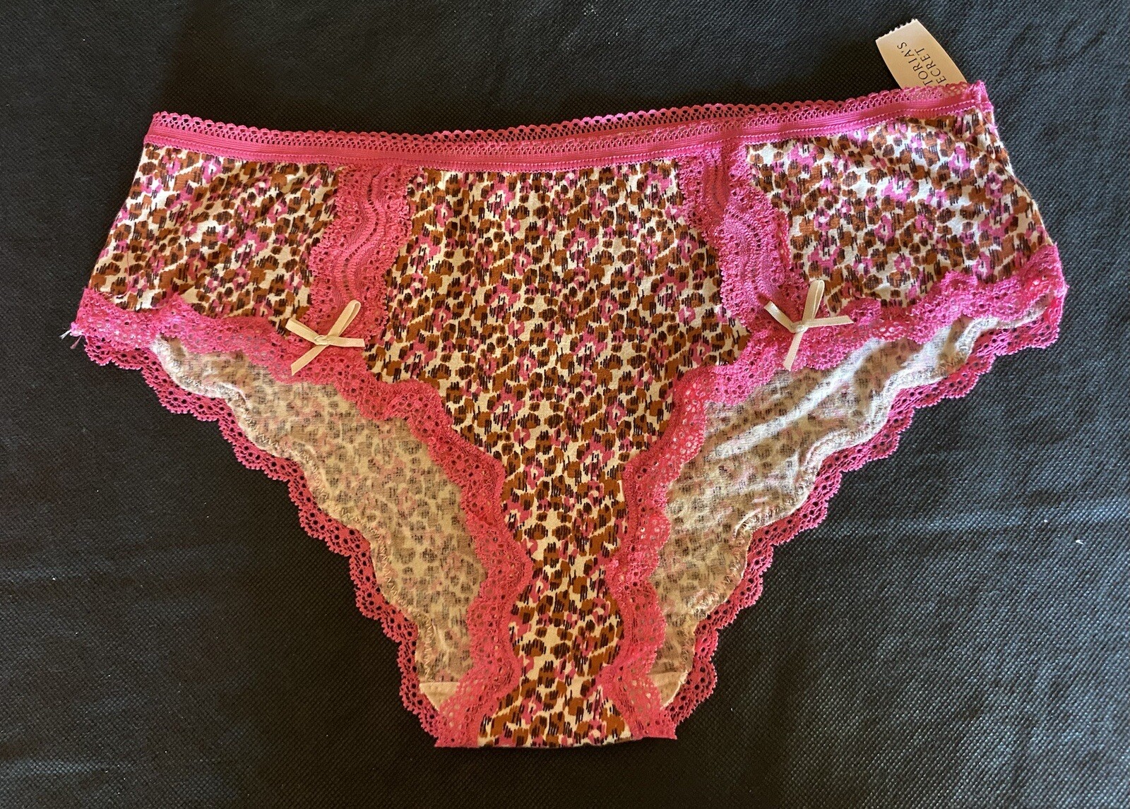 VICTORIA’S SECRET 2009 Size M Brown Pink KISS Lace Trim RARE Hipster Panties