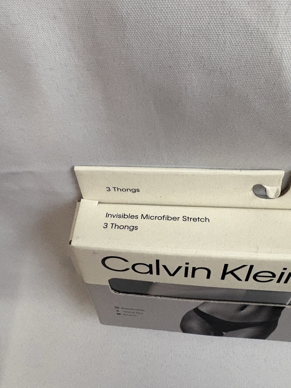 NEW Calvin Klein Invisible Thong Microfiber Stretch 3 Pack Size Medium QD3558