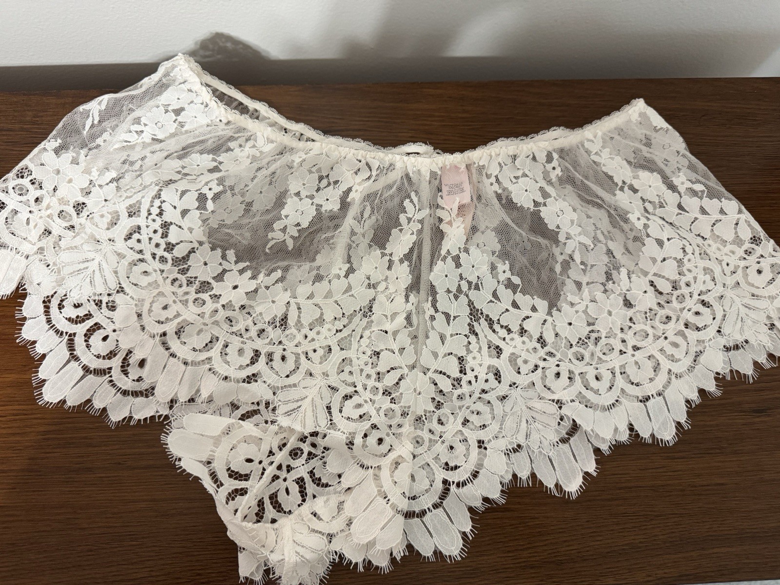 NWT Victoria’s Secret Crochet Lace Off White Boy Shorts Panty, Size Large