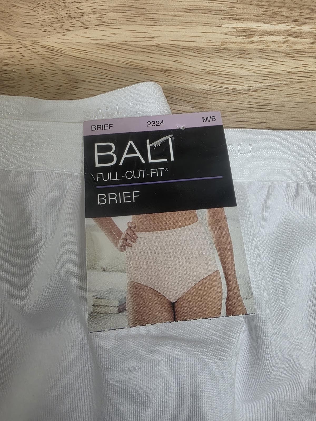 Bali Women’s Stretch Cotton Underwear, Cut-Fit Brief, 3-Pack White/White/White M