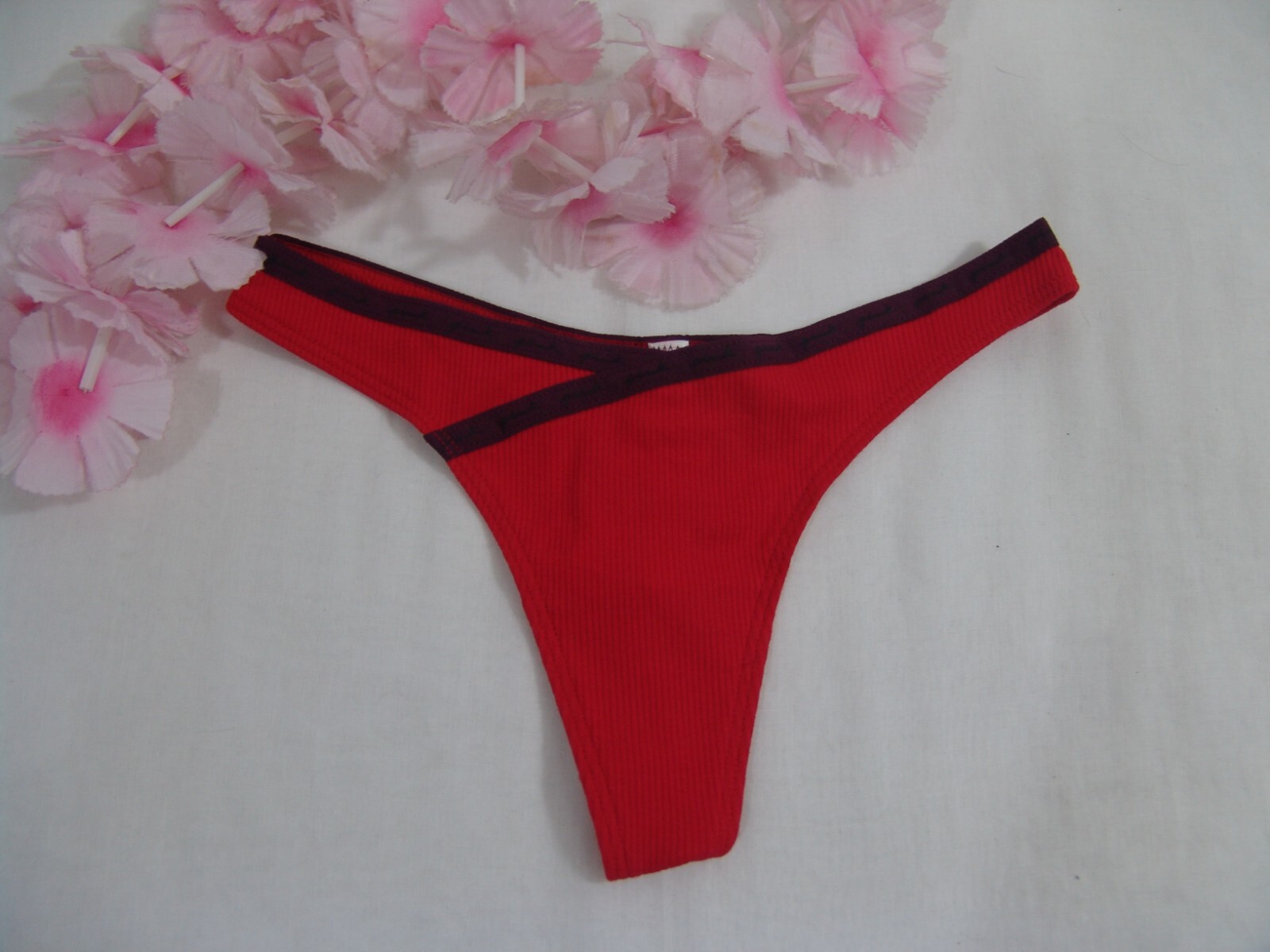Victoria’s Secret PINK Panties XS Thong / String Red