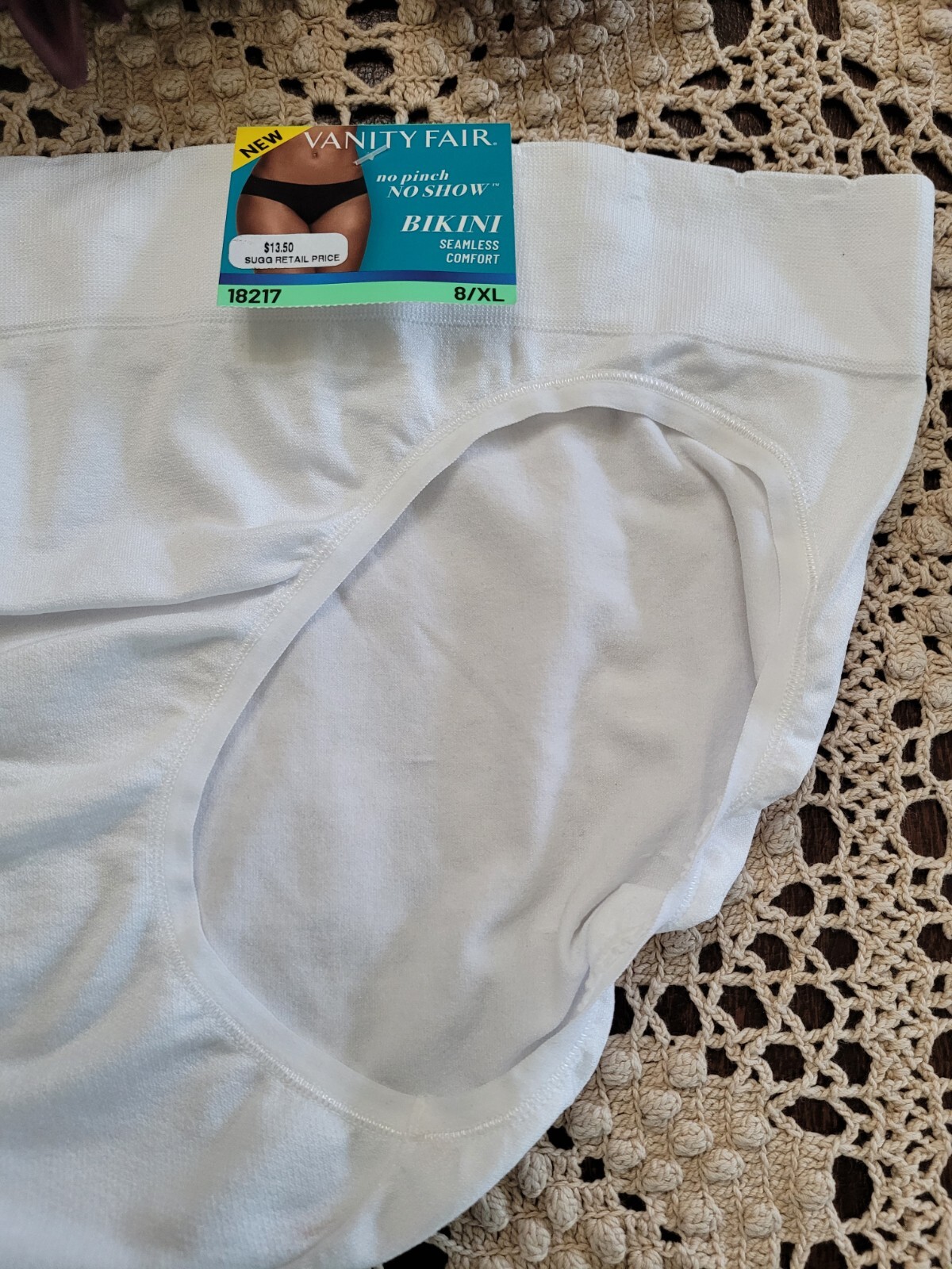 VANITY FAIR #18217 NO PINCH NO SHOW SEAMLESS BIKINI PANTIES 6/M $13.50