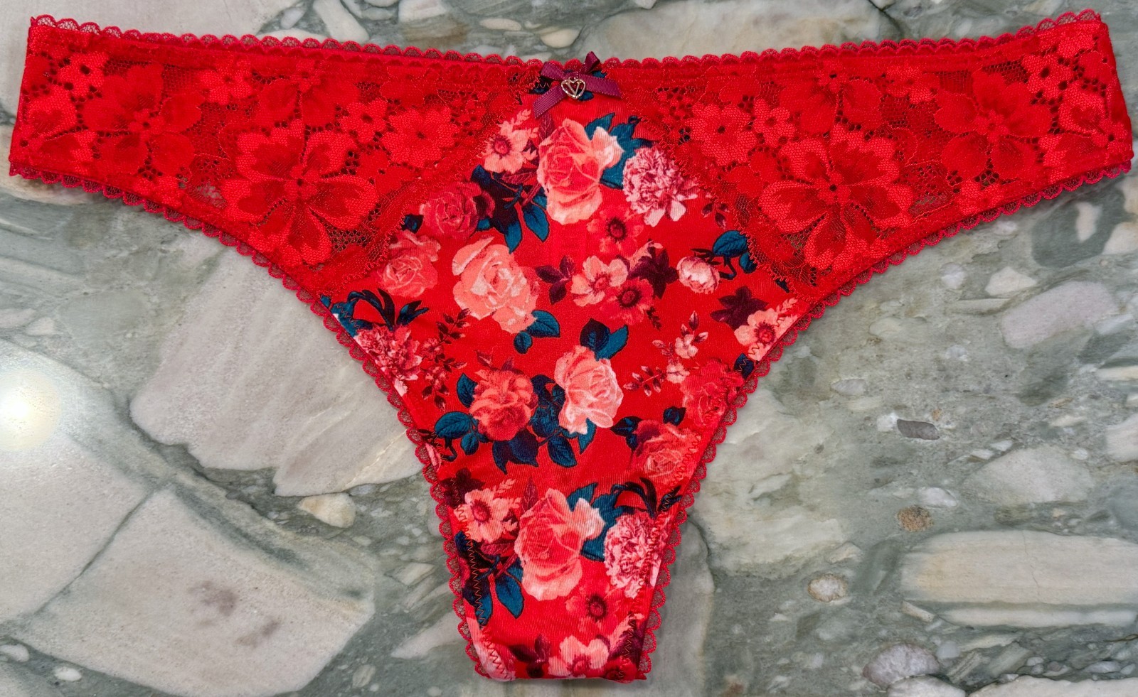 NEW Victoria Secret Body By Victoria Thong – Lipstick Red Roses – XL or XXL