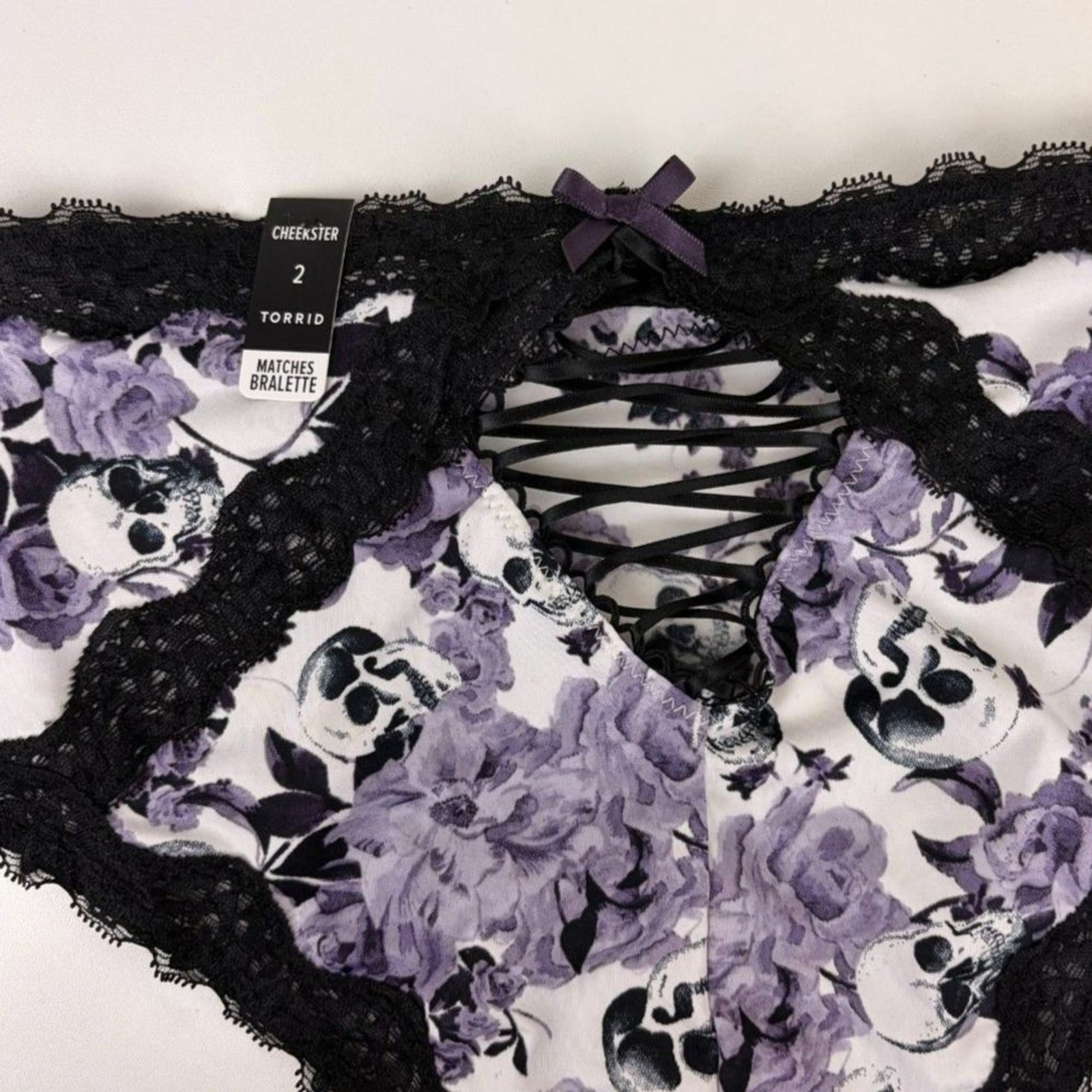 Torrid Size 2 Gothic Purple Rose & Skull Black Lace Hipster Cheekster Panty NEW