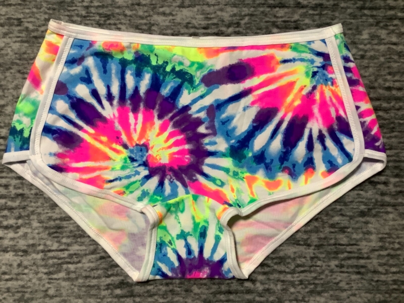 Victoria’s Secret Pink Tie Dye Ombre Rainbow Boyshort Panties L NWT