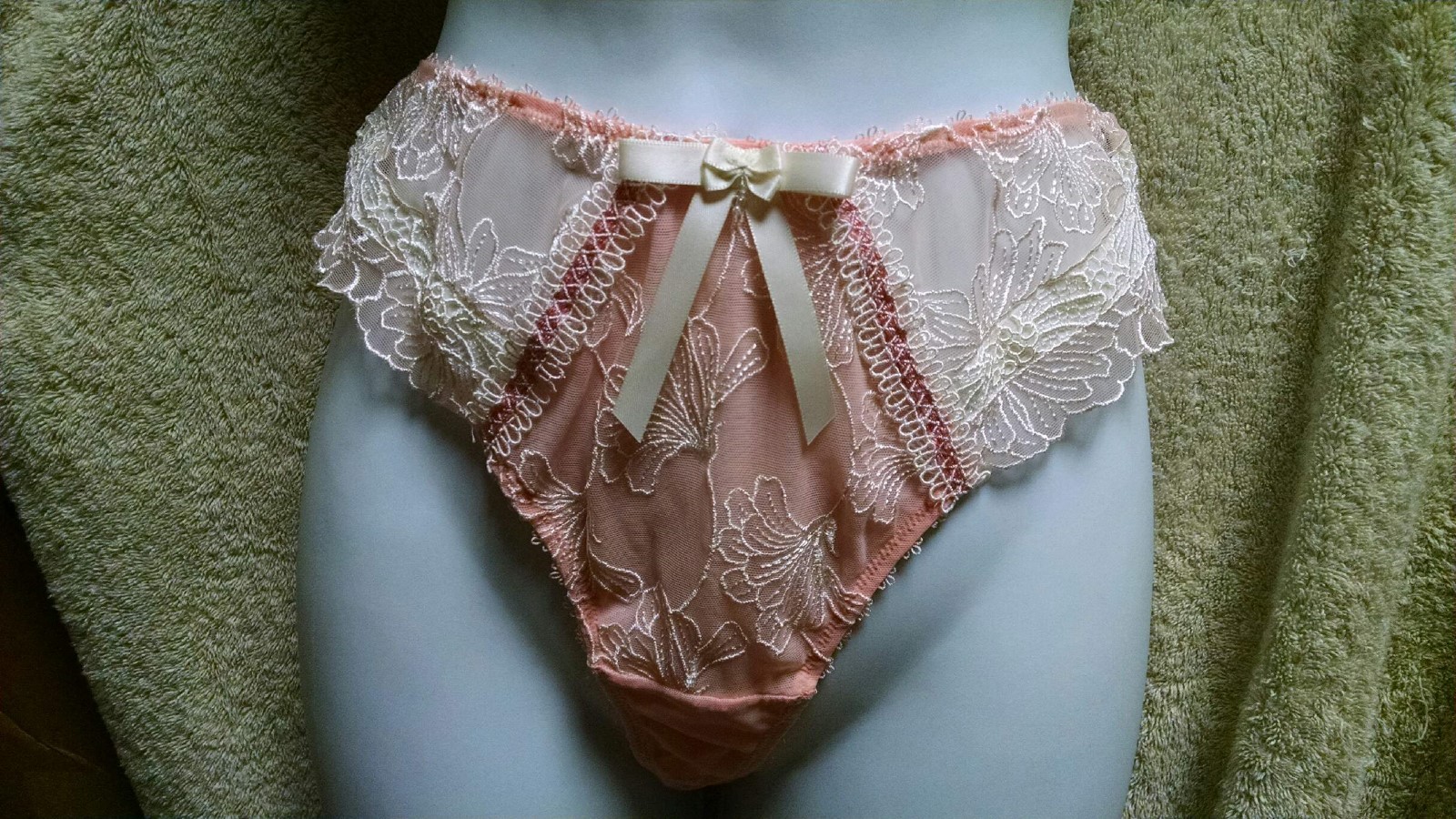 Fauve by Fantasie 0127 Mia Sheer Thong UK Size Smll/ US Sz Smll or 6 Hnsckl NWOT