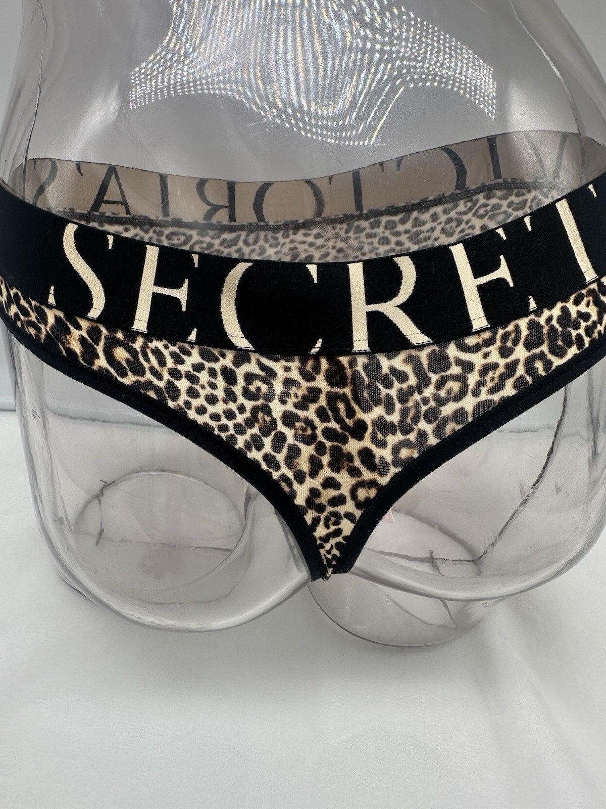 NWT VICTORIA’S SECRET 🌹EXPLODED LEOPARD🌹 XSMALL THONG