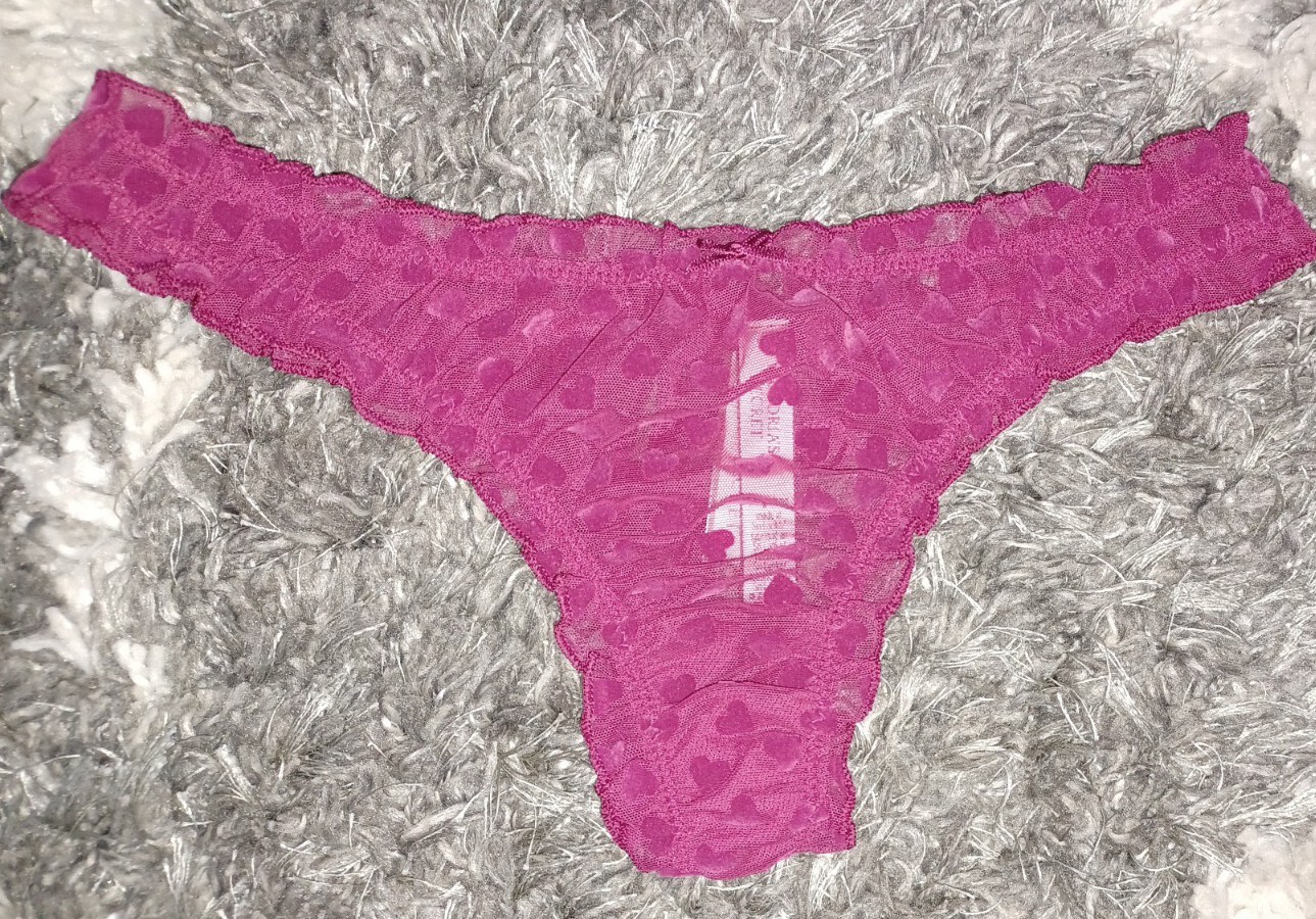 DREAM ANGELS keyhole cut out bk thong Panty NEW SIZe small fushia hearts